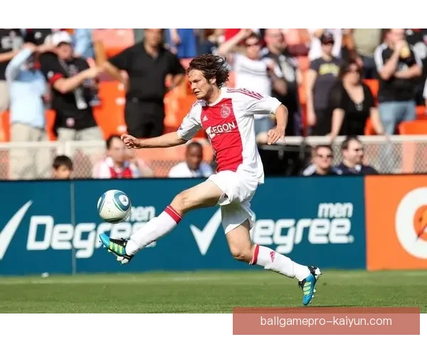 克鲁伊夫足球贡献总结展现出其在战术创新与青年培养方面的重要影响