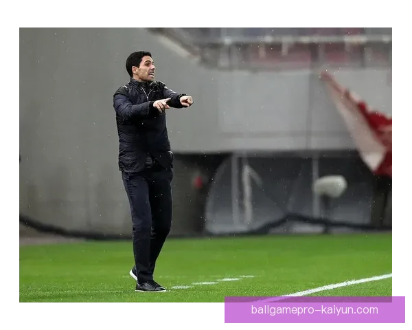 阿尔主帅风格分析：战术灵活性与球队凝聚力的结合